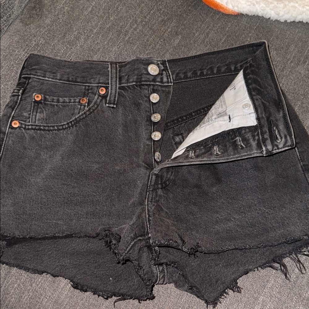 Black Denim Women Levi’s shorts